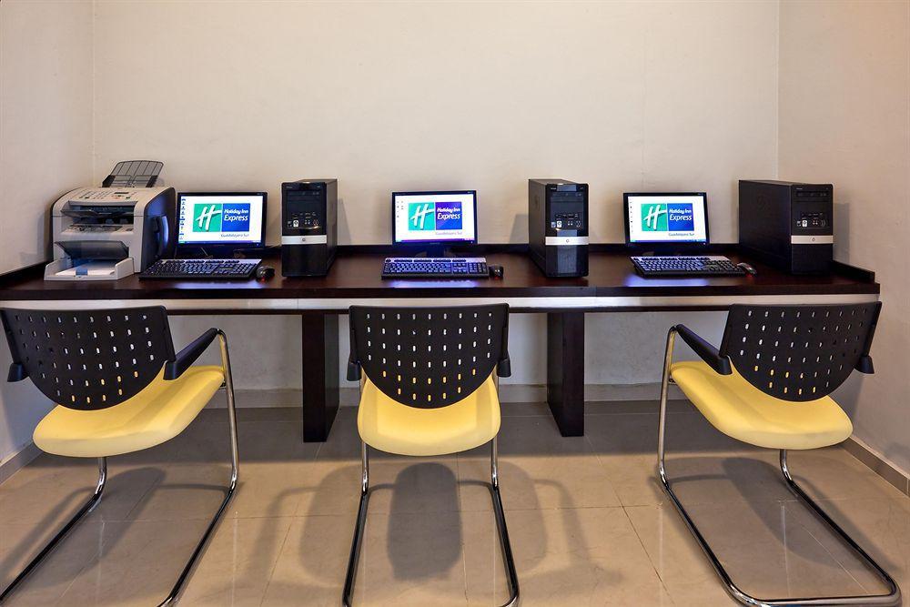 Holiday Inn Express Guadalajara Iteso By Ihg Zapopan Afaceri foto