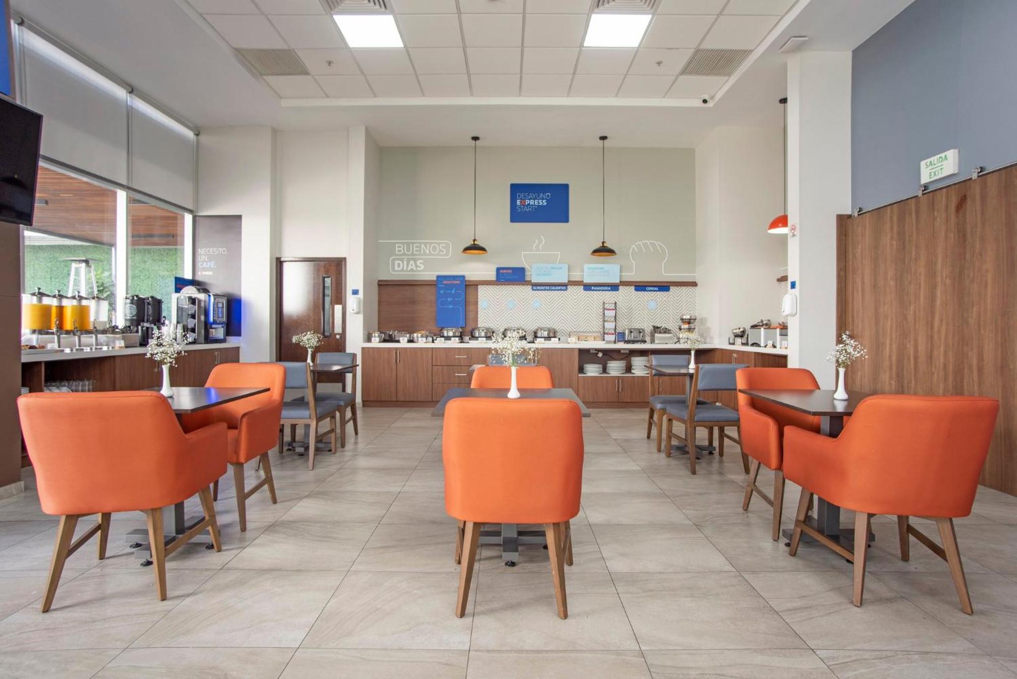 Holiday Inn Express Guadalajara Iteso By Ihg Zapopan Exterior foto